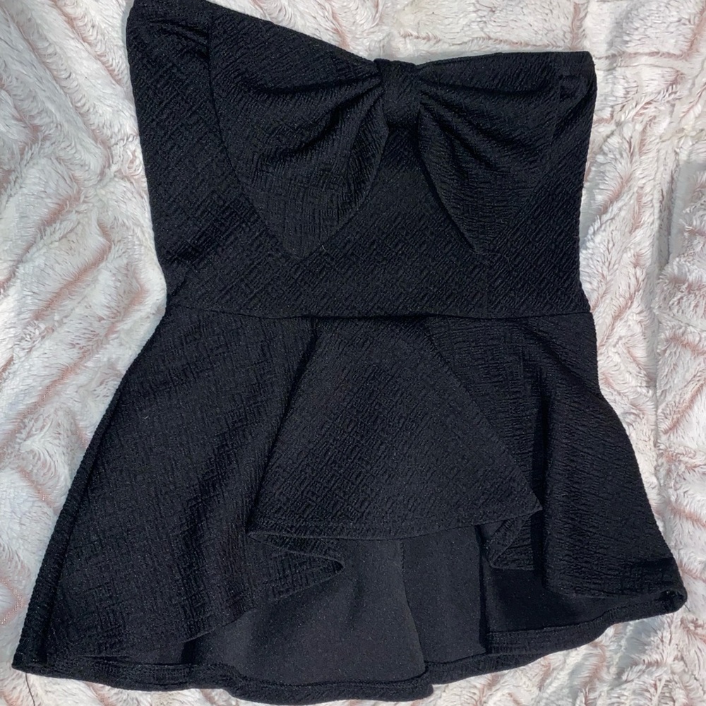 Black Strapless bow top SIZE M 🖤 Rue21